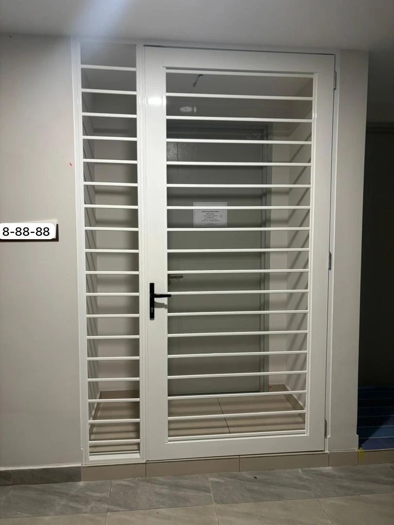 Sliding Door