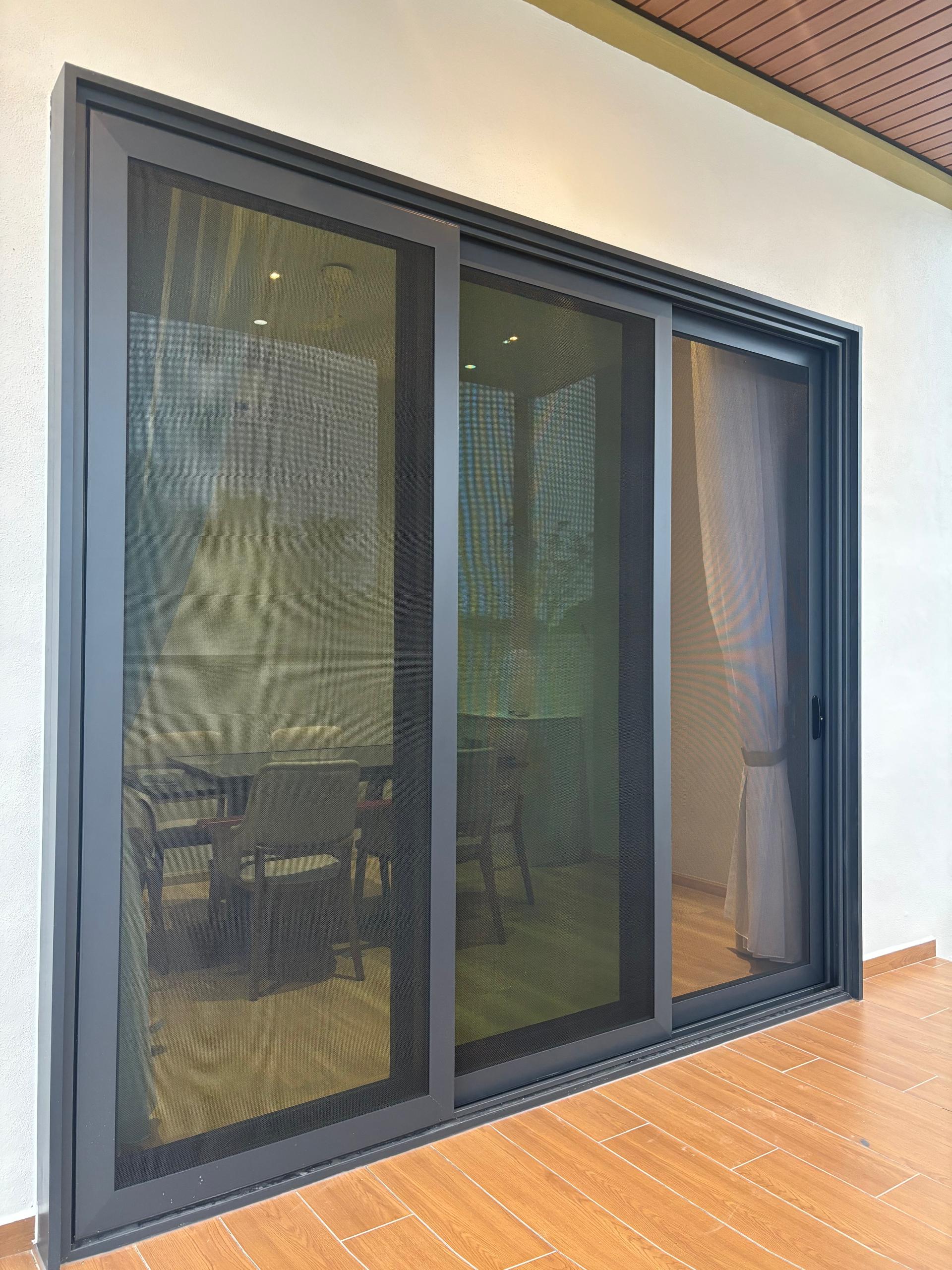 Sliding Door